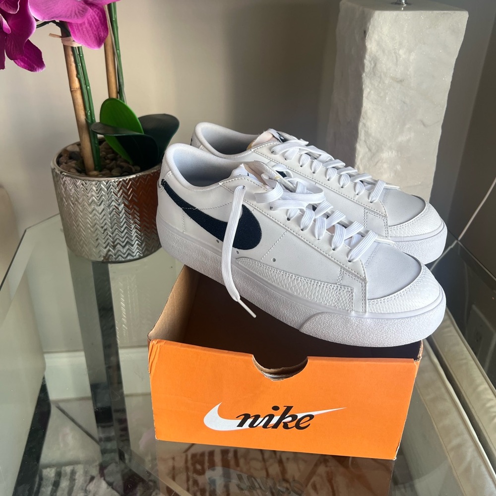 NIB Nike Blazer Low Platform